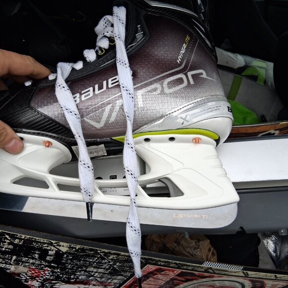 Bauer vapor hocky skates - Picture 2 of 5